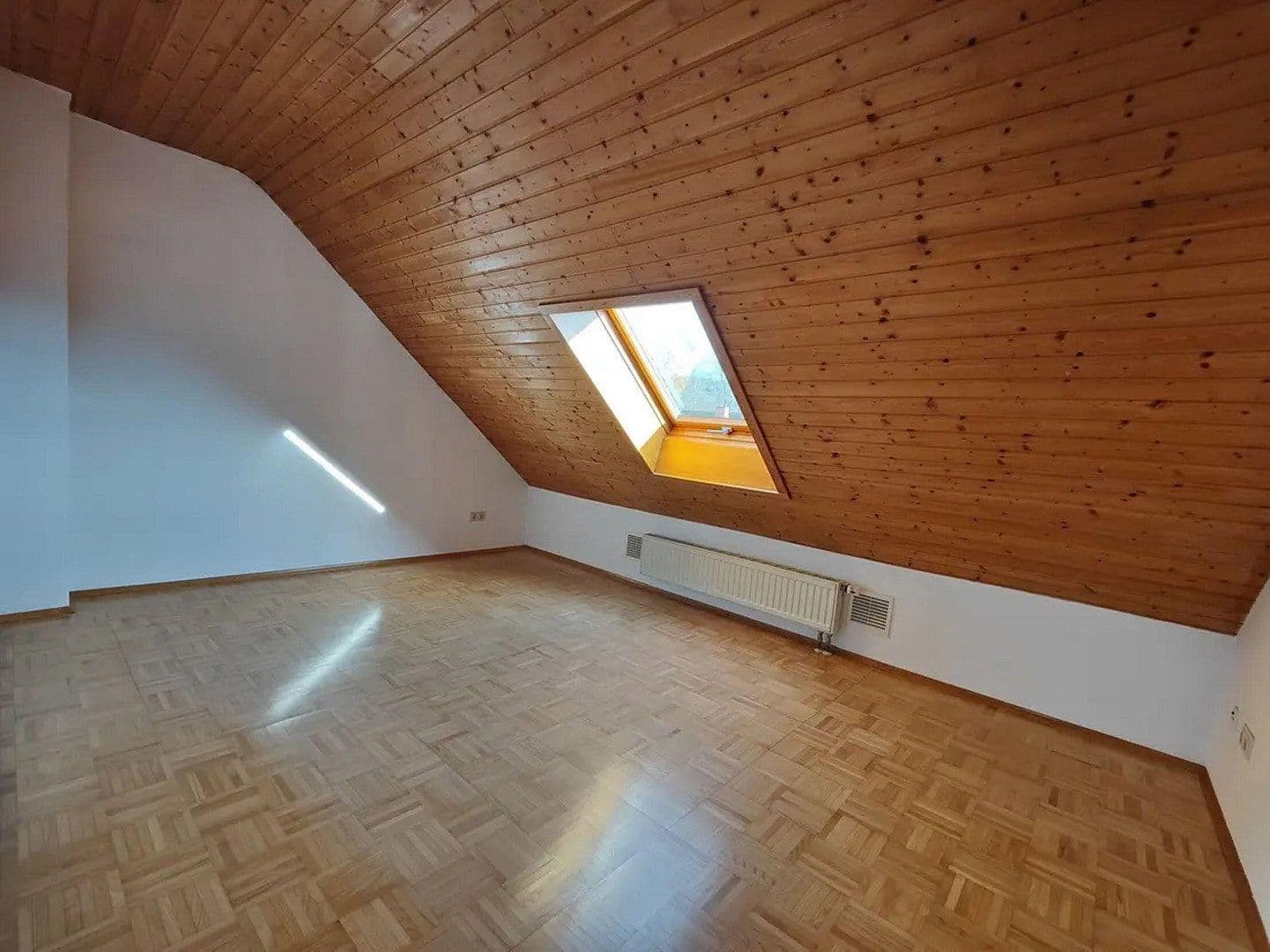 Pronájem bytu 3+kk 100 m², Karlsruhe, Bádensko-Württembersko Pronájem bytu 3+kk 100 m², Karlsruhe, Bádensko-Württembersko