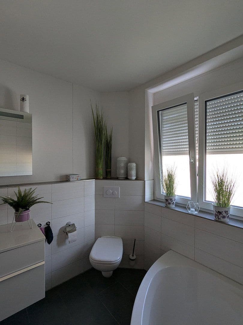 Prodej bytu 4+1 109 m², Hofgartenstraße 57, Neuenstadt am Kocher, Bádensko-Württembersko Prodej bytu 4+1 109 m², Hofgartenstraße 57, Neuenstadt am Kocher, Bádensko-Württembersko