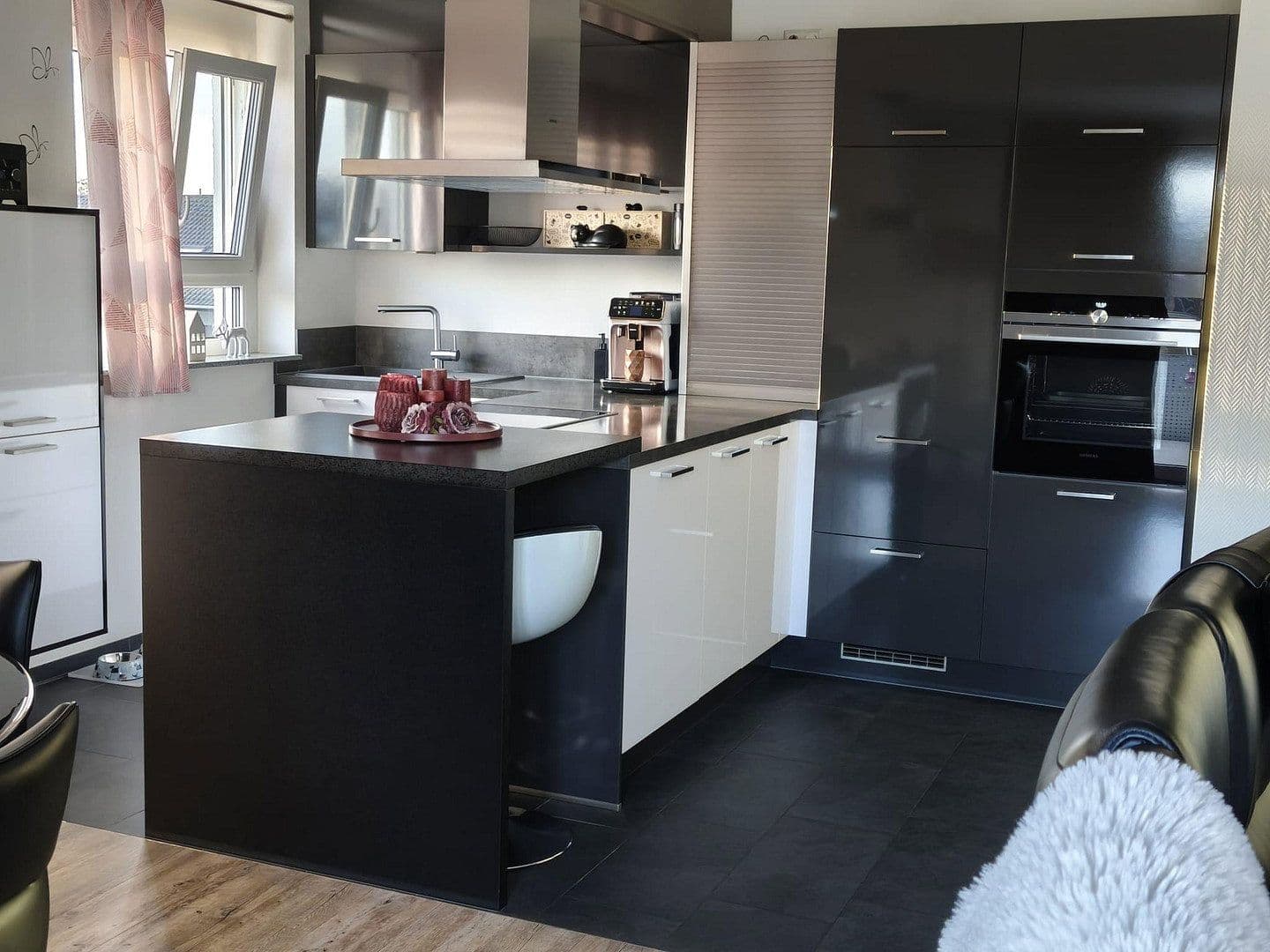 Prodej bytu 4+1 109 m², Hofgartenstraße 57, Neuenstadt am Kocher, Bádensko-Württembersko Prodej bytu 4+1 109 m², Hofgartenstraße 57, Neuenstadt am Kocher, Bádensko-Württembersko
