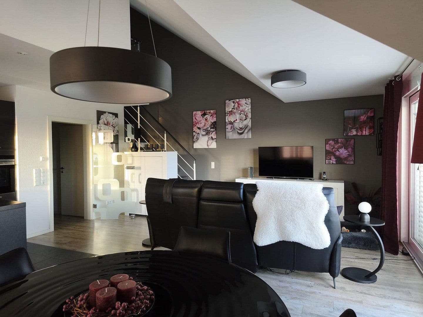 Prodej bytu 4+1 109 m², Hofgartenstraße 57, Neuenstadt am Kocher, Bádensko-Württembersko Prodej bytu 4+1 109 m², Hofgartenstraße 57, Neuenstadt am Kocher, Bádensko-Württembersko
