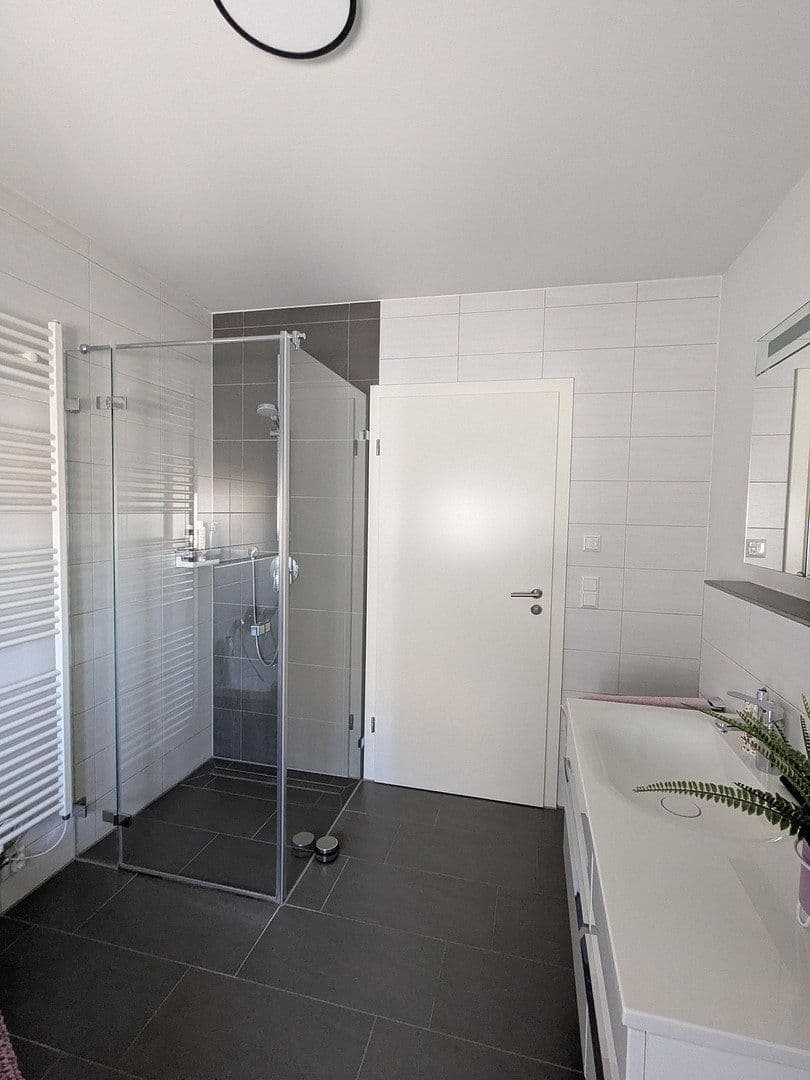 Prodej bytu 4+1 109 m², Hofgartenstraße 57, Neuenstadt am Kocher, Bádensko-Württembersko Prodej bytu 4+1 109 m², Hofgartenstraße 57, Neuenstadt am Kocher, Bádensko-Württembersko