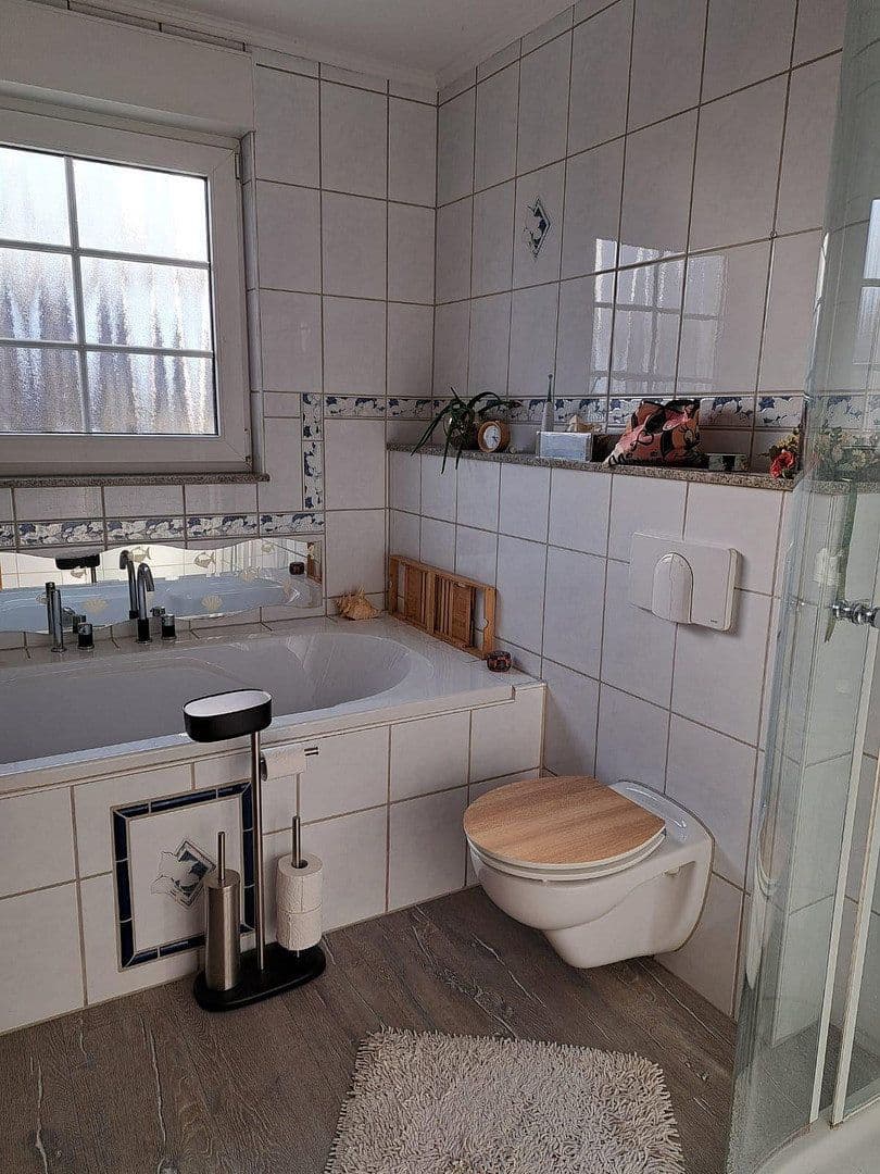 Prodej domu 98 m², pozemek 180 m², Kamp-Lintfort, Severní Porýní-Vestfálsko Prodej domu 98 m², pozemek 180 m², Kamp-Lintfort, Severní Porýní-Vestfálsko
