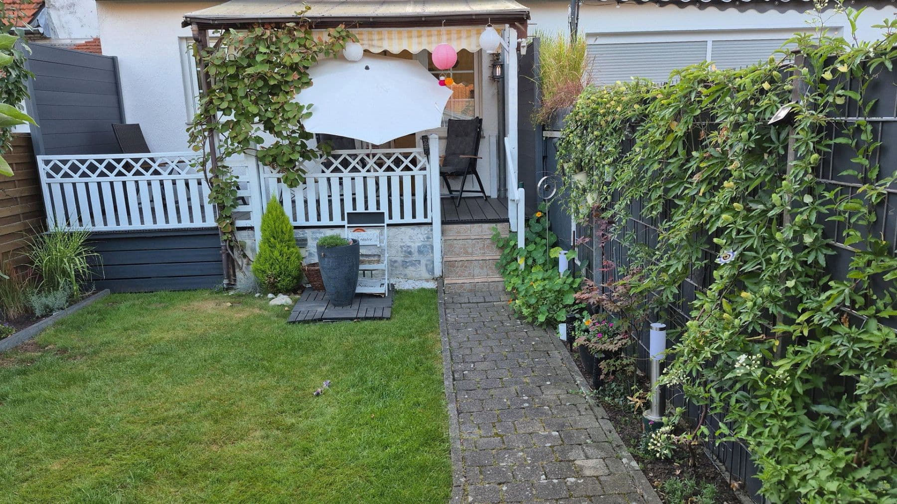 Prodej domu 98 m², pozemek 180 m², Kamp-Lintfort, Severní Porýní-Vestfálsko Prodej domu 98 m², pozemek 180 m², Kamp-Lintfort, Severní Porýní-Vestfálsko