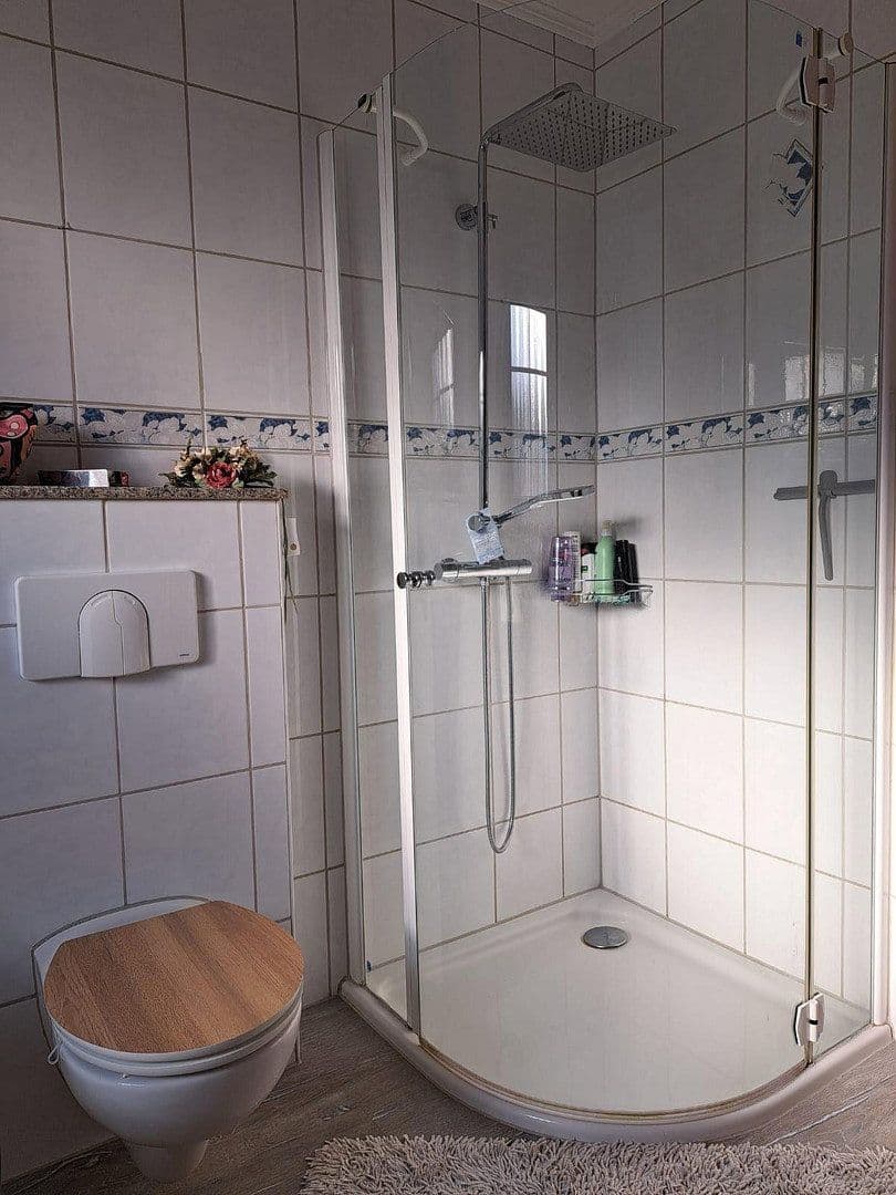 Prodej domu 98 m², pozemek 180 m², Kamp-Lintfort, Severní Porýní-Vestfálsko Prodej domu 98 m², pozemek 180 m², Kamp-Lintfort, Severní Porýní-Vestfálsko