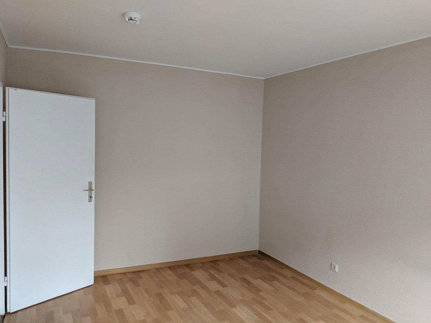 Pronájem bytu 3+1 70 m², Bettinastraße 20, Offenbach am Main, Hessen Pronájem bytu 3+1 70 m², Bettinastraße 20, Offenbach am Main, Hessen