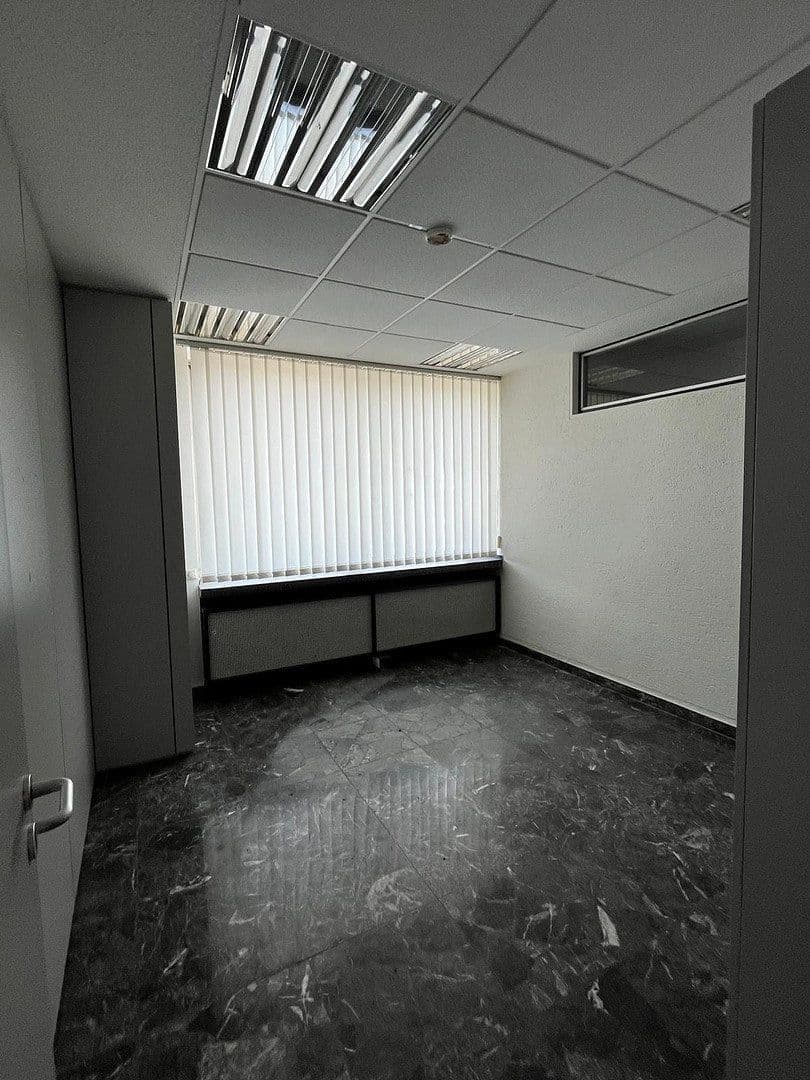 Pronájem nebytového prostoru 1 m², Friedrichkaiserstr. 13, Iserlohn, Severní Porýní-Vestfálsko Pronájem nebytového prostoru 1 m², Friedrichkaiserstr. 13, Iserlohn, Severní Porýní-Vestfálsko