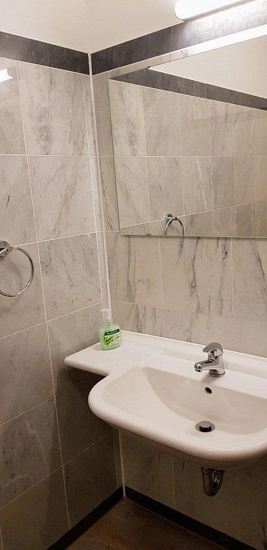Pronájem bytu 1+1 24 m², Am Wald 3, Ober-Olm, Porýní-Falc Pronájem bytu 1+1 24 m², Am Wald 3, Ober-Olm, Porýní-Falc