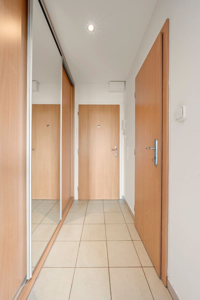 Prodej bytu 1+kk 40 m², Lublinská, Praha, Praha Prodej bytu 1+kk 40 m², Lublinská, Praha, Praha