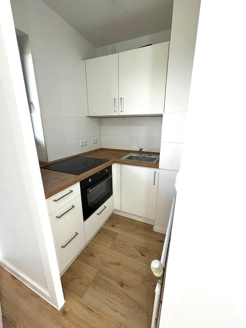 Pronájem bytu 1+1 31 m², Hannover, Dolní Sasko Pronájem bytu 1+1 31 m², Hannover, Dolní Sasko