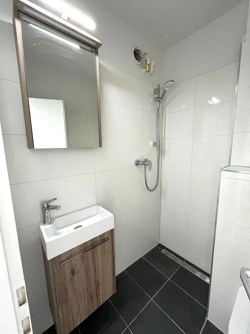 Pronájem bytu 1+1 31 m², Hannover, Dolní Sasko Pronájem bytu 1+1 31 m², Hannover, Dolní Sasko