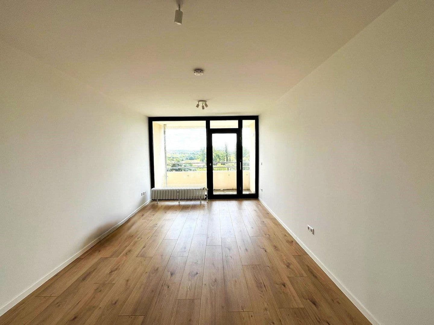 Pronájem bytu 1+1 31 m², Hannover, Dolní Sasko Pronájem bytu 1+1 31 m², Hannover, Dolní Sasko