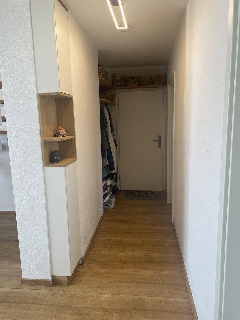 Pronájem bytu 3+1 74 m², Sandstr. 5, Weichs, Bavorsko Pronájem bytu 3+1 74 m², Sandstr. 5, Weichs, Bavorsko