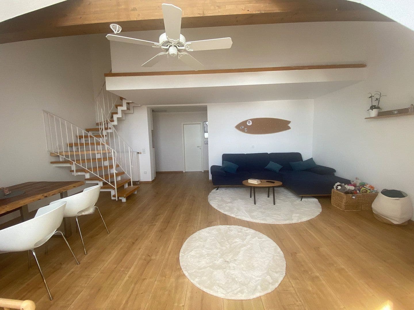 Pronájem bytu 3+1 74 m², Sandstr. 5, Weichs, Bavorsko Pronájem bytu 3+1 74 m², Sandstr. 5, Weichs, Bavorsko