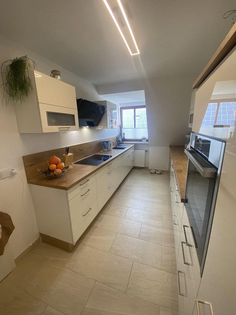 Pronájem bytu 3+1 74 m², Sandstr. 5, Weichs, Bavorsko Pronájem bytu 3+1 74 m², Sandstr. 5, Weichs, Bavorsko