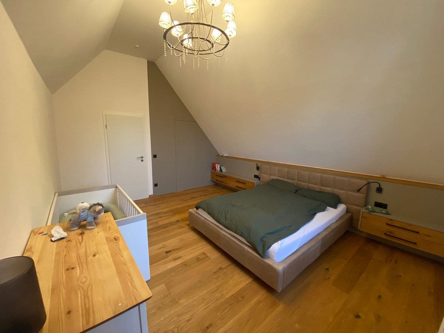 Pronájem bytu 3+1 74 m², Sandstr. 5, Weichs, Bavorsko Pronájem bytu 3+1 74 m², Sandstr. 5, Weichs, Bavorsko
