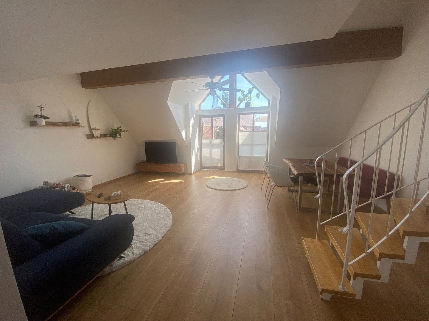 Pronájem bytu 3+1 74 m², Sandstr. 5, Weichs, Bavorsko Pronájem bytu 3+1 74 m², Sandstr. 5, Weichs, Bavorsko