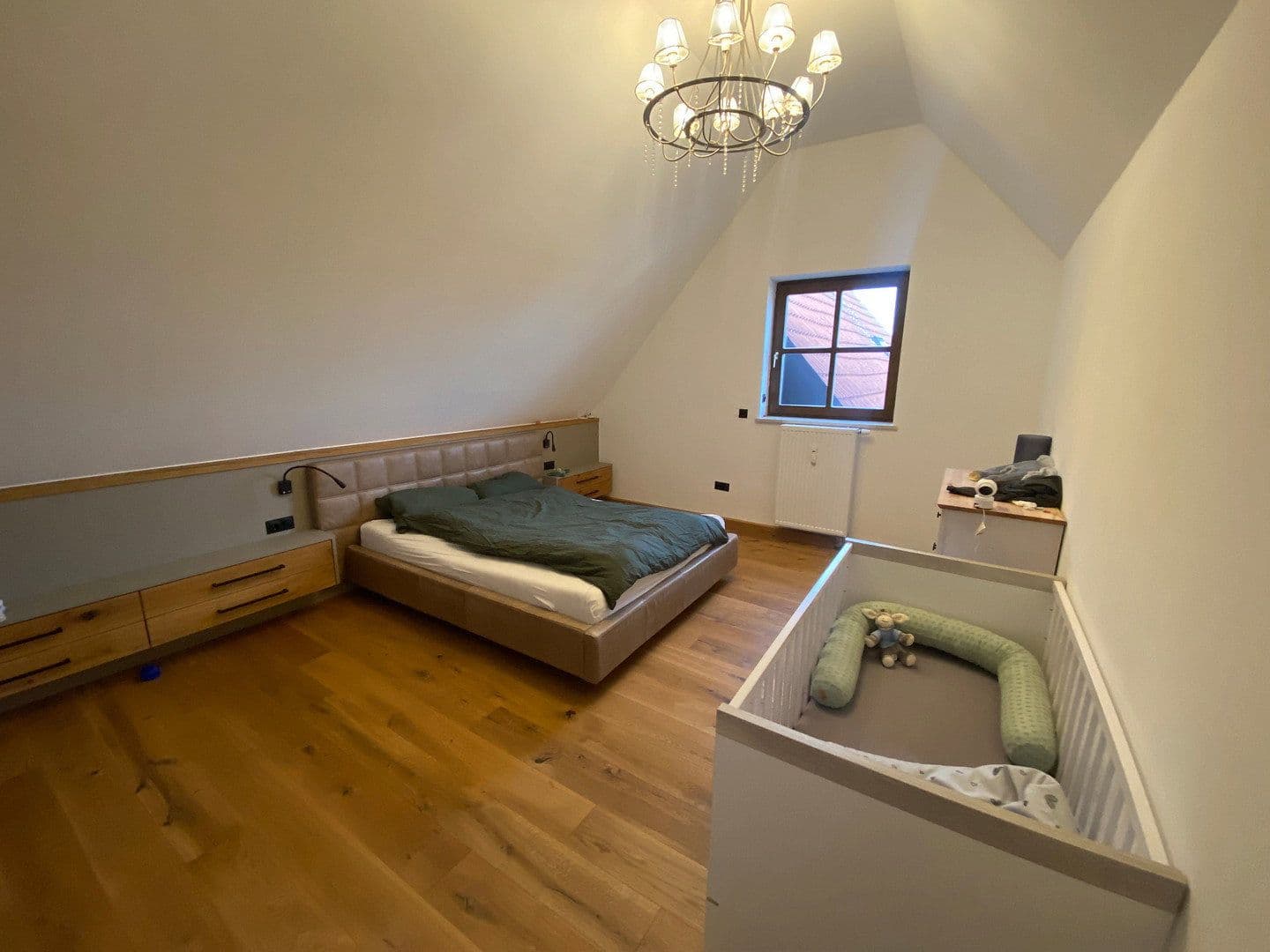 Pronájem bytu 3+1 74 m², Sandstr. 5, Weichs, Bavorsko Pronájem bytu 3+1 74 m², Sandstr. 5, Weichs, Bavorsko
