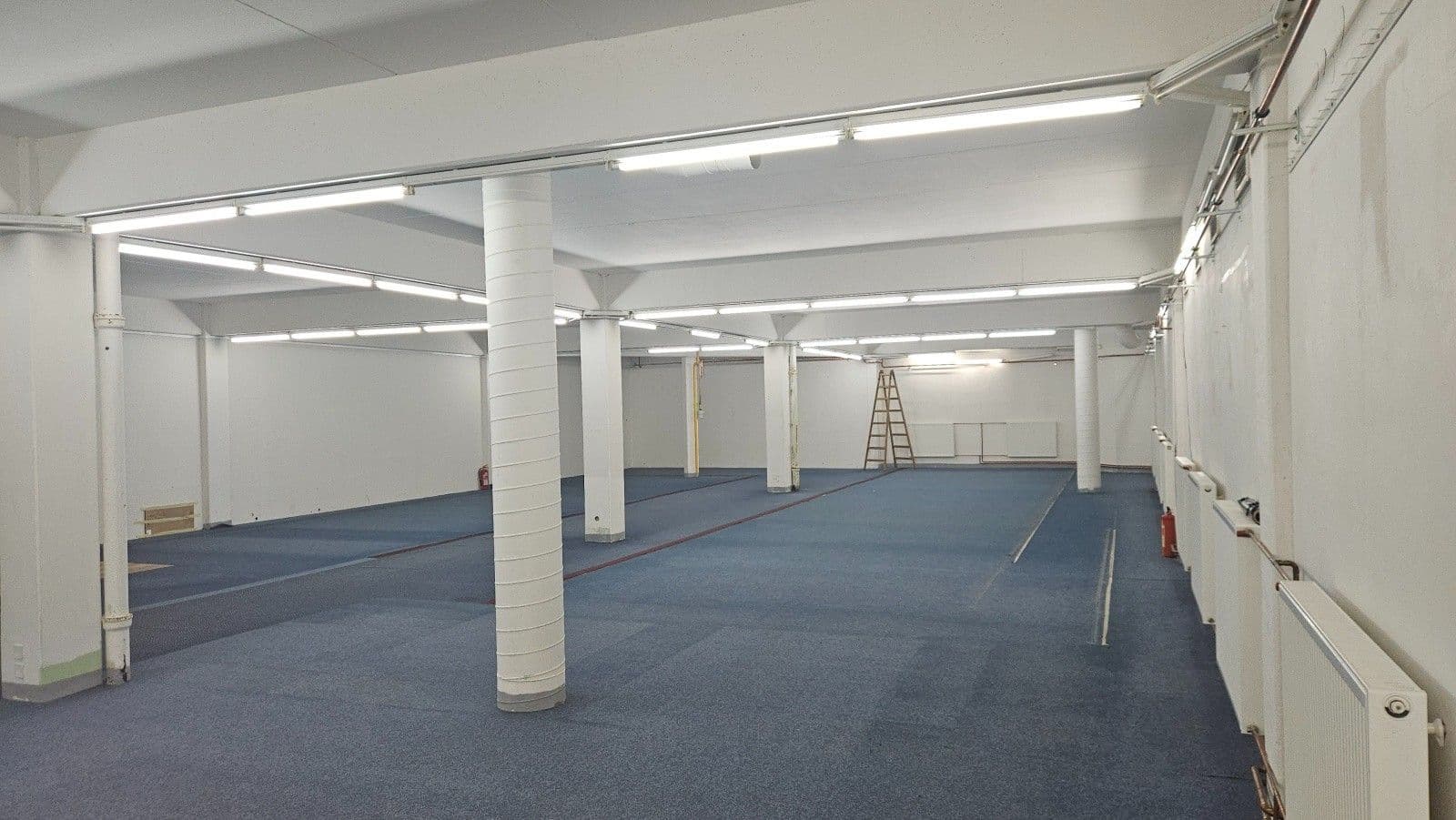 Pronájem nebytového prostoru 430 m², V Jamce, Rakovník, Středočeský kraj Pronájem nebytového prostoru 430 m², V Jamce, Rakovník, Středočeský kraj