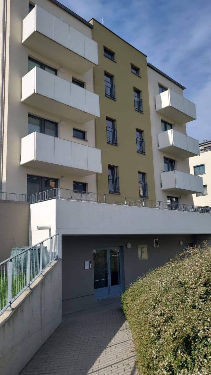 Prodej bytu 2+kk 56 m², T. G. Masaryka, Horoměřice, Středočeský kraj Prodej bytu 2+kk 56 m², T. G. Masaryka, Horoměřice, Středočeský kraj