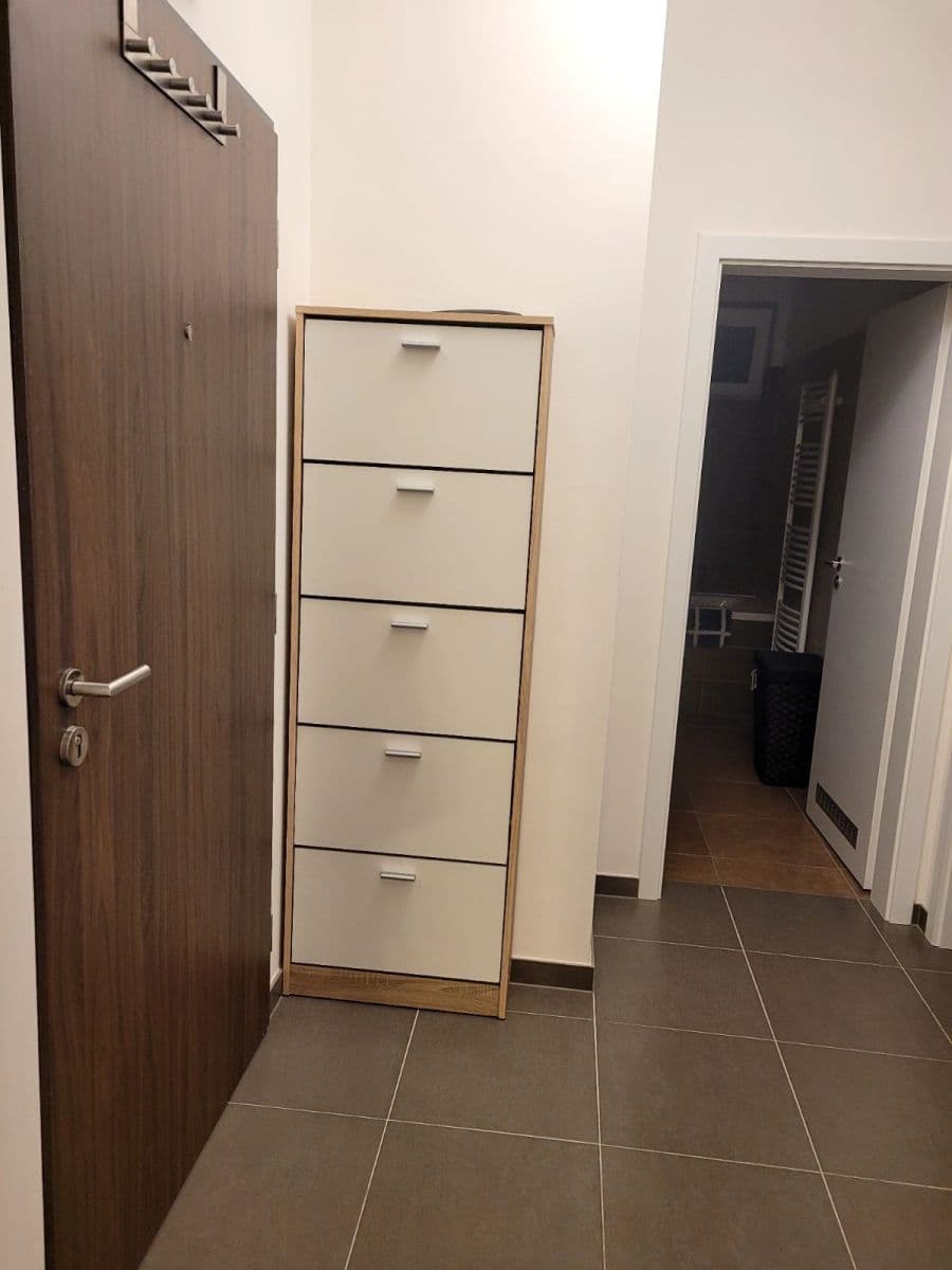 Prodej bytu 2+kk 56 m², T. G. Masaryka, Horoměřice, Středočeský kraj Prodej bytu 2+kk 56 m², T. G. Masaryka, Horoměřice, Středočeský kraj
