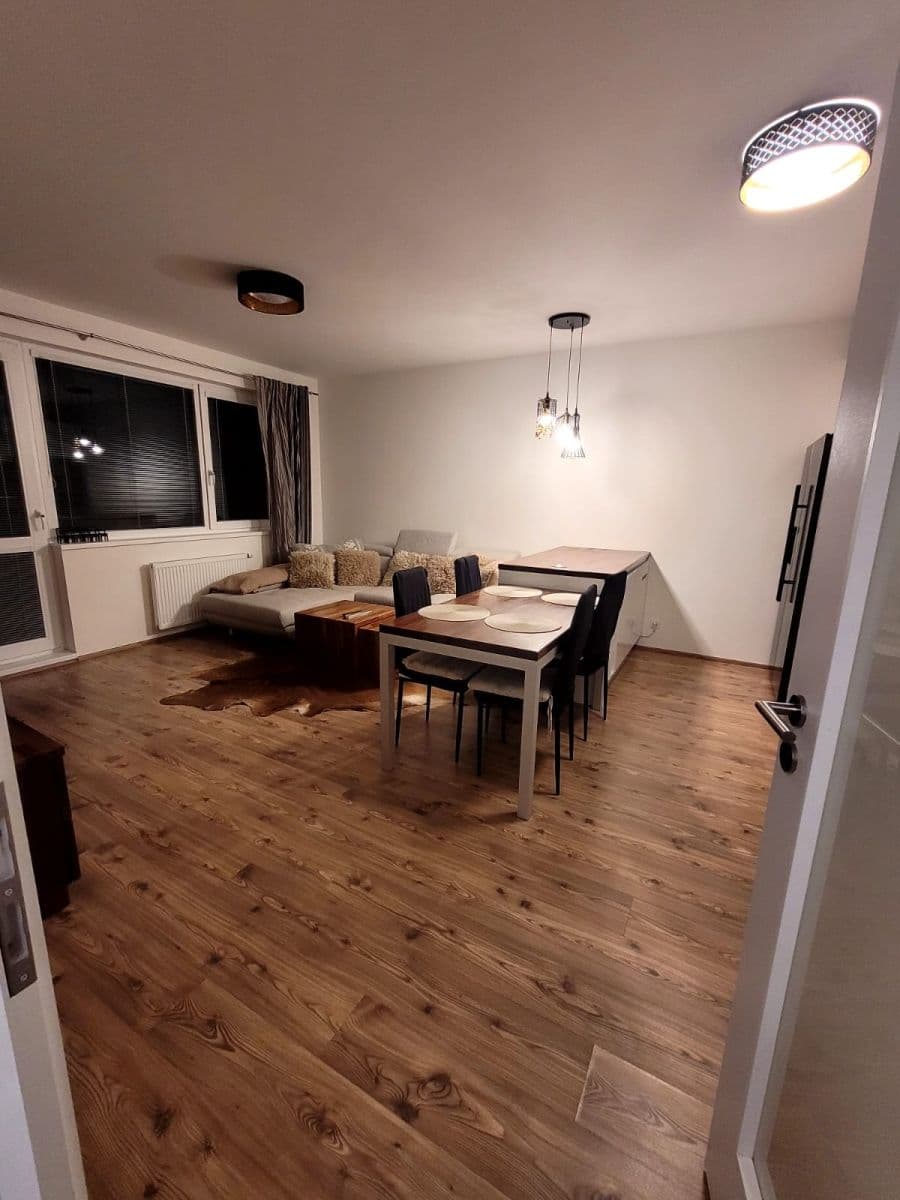 Prodej bytu 2+kk 56 m², T. G. Masaryka, Horoměřice, Středočeský kraj Prodej bytu 2+kk 56 m², T. G. Masaryka, Horoměřice, Středočeský kraj