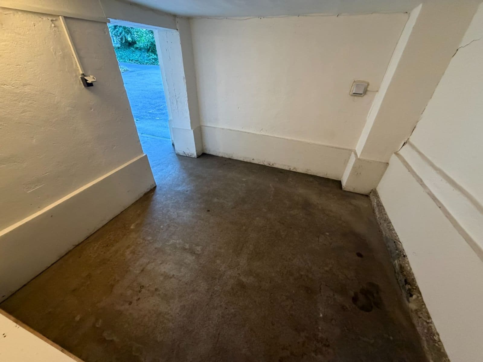 Prodej garáže 33 m², Přípotoční, Praha, Praha Prodej garáže 33 m², Přípotoční, Praha, Praha