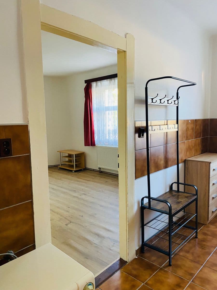 Pronájem bytu 1+1 37 m², Jiráskovo náměstí, Plzeň, Plzeňský kraj Pronájem bytu 1+1 37 m², Jiráskovo náměstí, Plzeň, Plzeňský kraj
