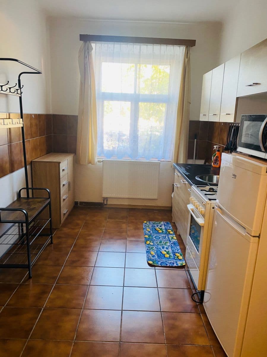 Pronájem bytu 1+1 37 m², Jiráskovo náměstí, Plzeň, Plzeňský kraj Pronájem bytu 1+1 37 m², Jiráskovo náměstí, Plzeň, Plzeňský kraj