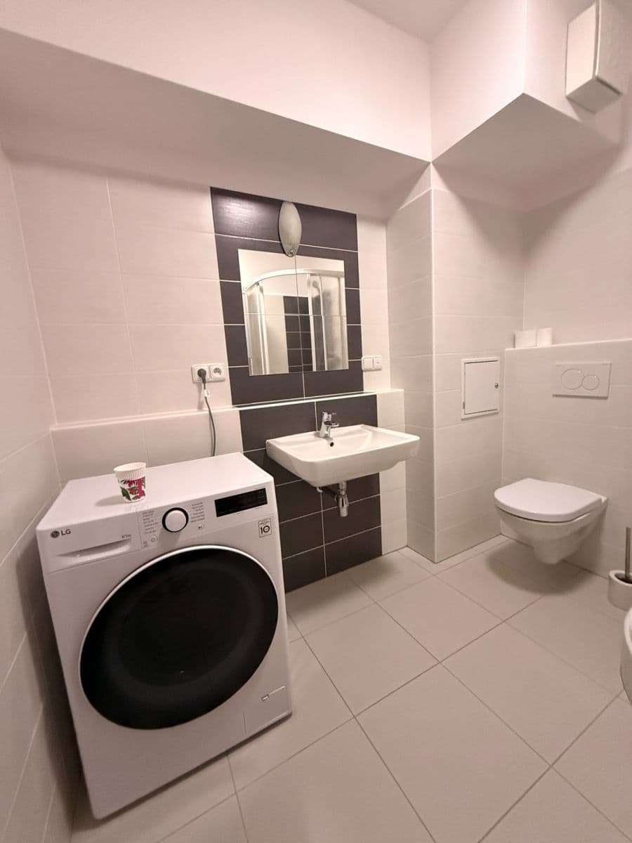 Pronájem bytu 2+kk 47 m², U Dlouhé stěny, Jihlava, Kraj Vysočina Pronájem bytu 2+kk 47 m², U Dlouhé stěny, Jihlava, Kraj Vysočina