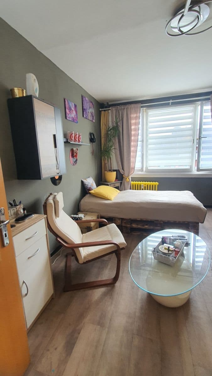Pronájem bytu 1+kk 34 m², Káranská, Praha, Praha Pronájem bytu 1+kk 34 m², Káranská, Praha, Praha