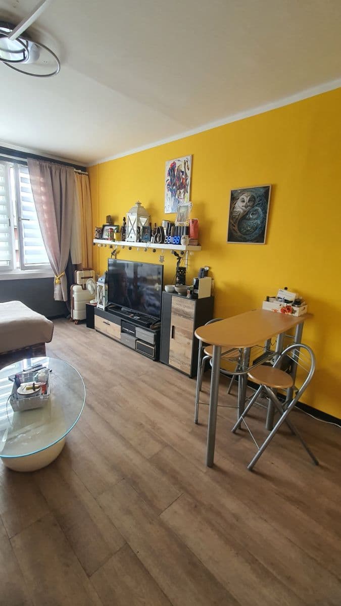 Pronájem bytu 1+kk 34 m², Káranská, Praha, Praha Pronájem bytu 1+kk 34 m², Káranská, Praha, Praha