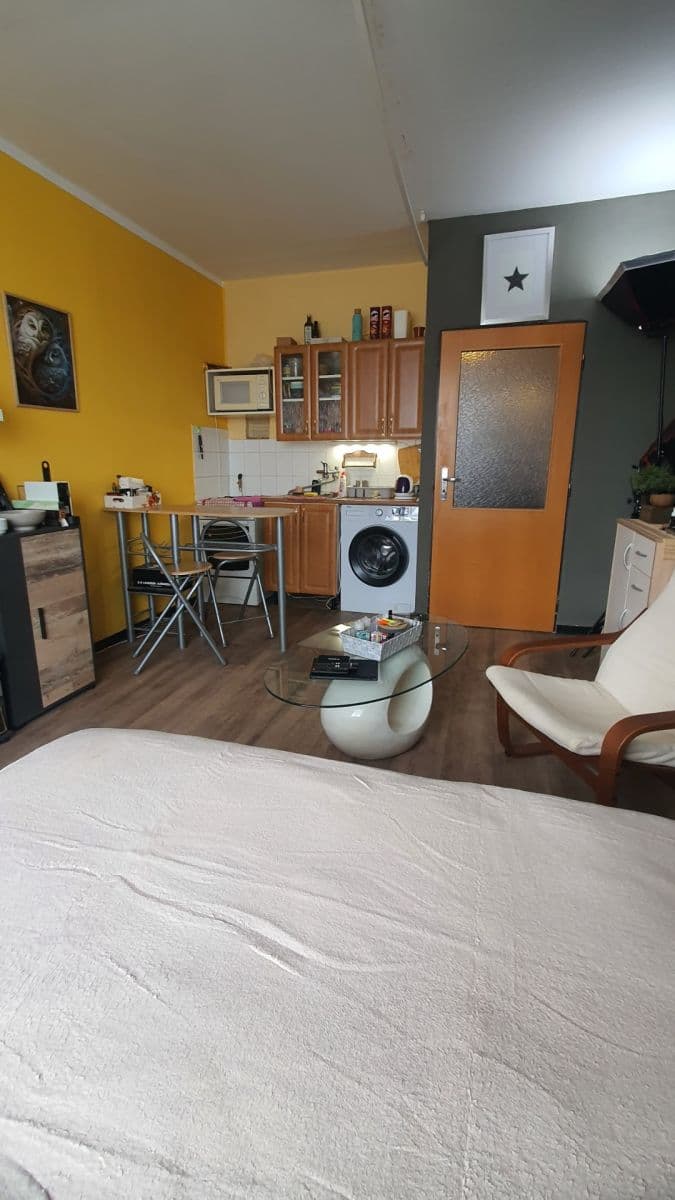 Pronájem bytu 1+kk 34 m², Káranská, Praha, Praha Pronájem bytu 1+kk 34 m², Káranská, Praha, Praha