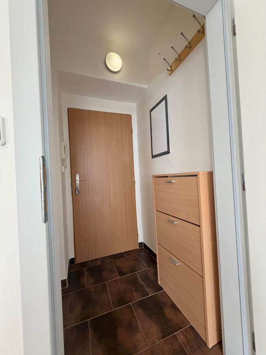 Pronájem bytu 2+kk 48 m², Husova, Pardubice, Pardubický kraj Pronájem bytu 2+kk 48 m², Husova, Pardubice, Pardubický kraj