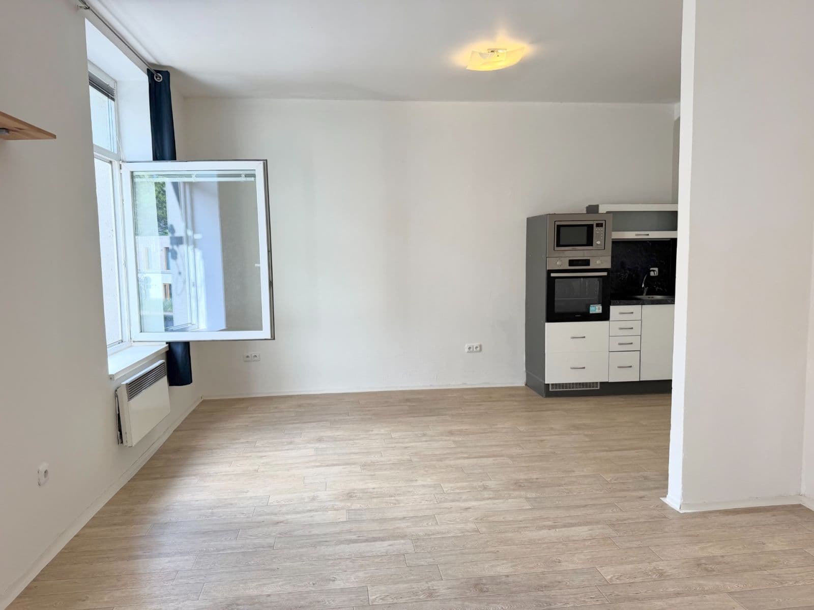 Pronájem bytu 2+kk 48 m², Husova, Pardubice, Pardubický kraj Pronájem bytu 2+kk 48 m², Husova, Pardubice, Pardubický kraj