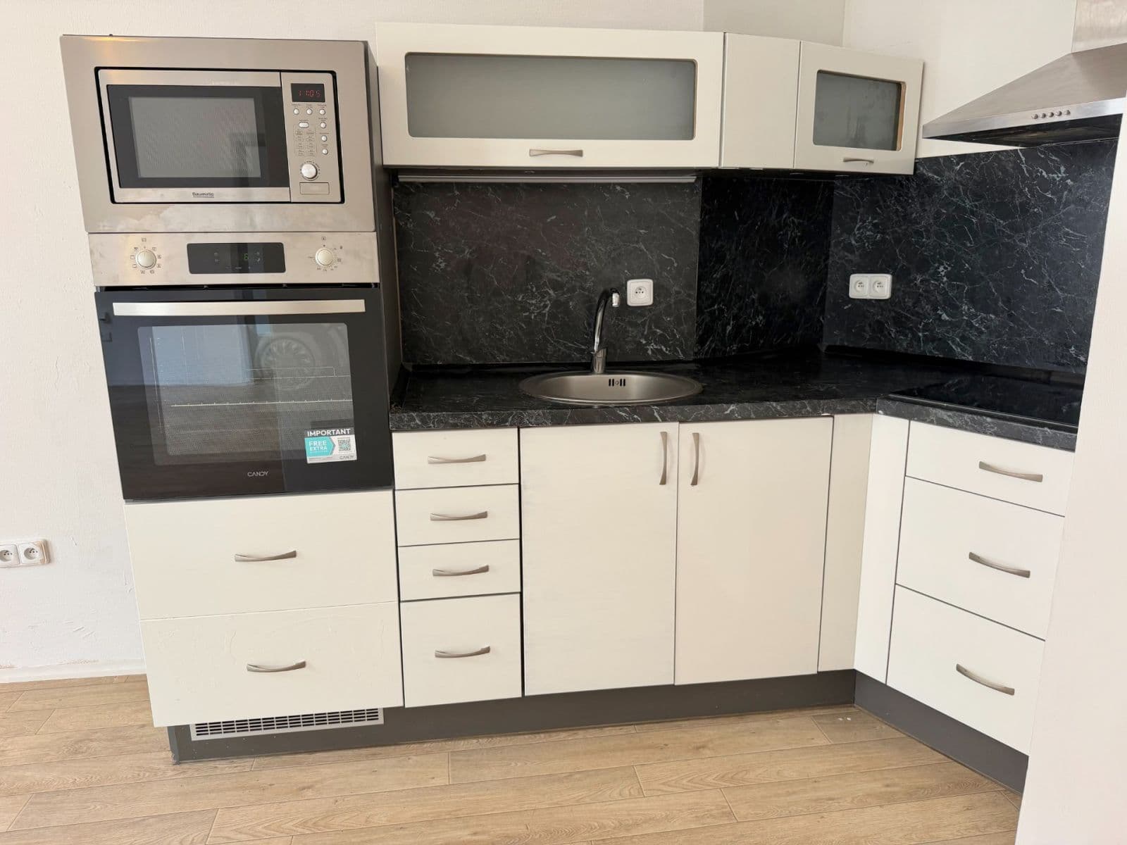 Pronájem bytu 2+kk 48 m², Husova, Pardubice, Pardubický kraj Pronájem bytu 2+kk 48 m², Husova, Pardubice, Pardubický kraj