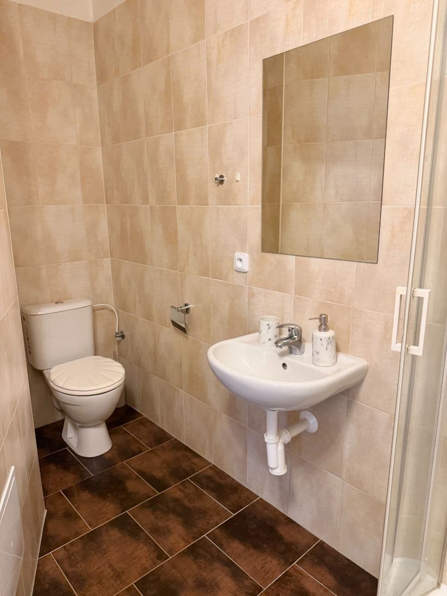 Pronájem bytu 2+kk 48 m², Husova, Pardubice, Pardubický kraj Pronájem bytu 2+kk 48 m², Husova, Pardubice, Pardubický kraj