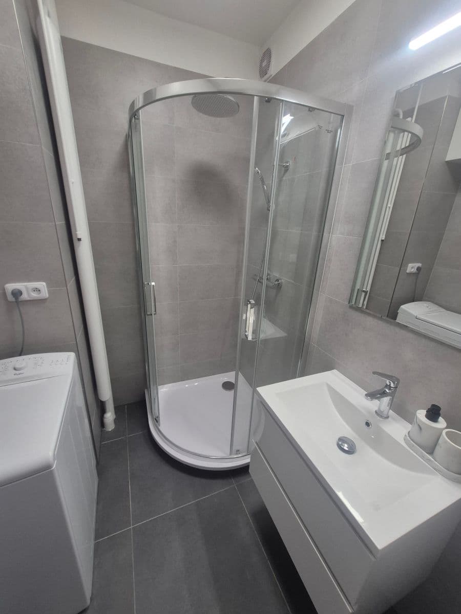 Pronájem bytu 3+1 75 m², Královická, Praha, Praha Pronájem bytu 3+1 75 m², Královická, Praha, Praha