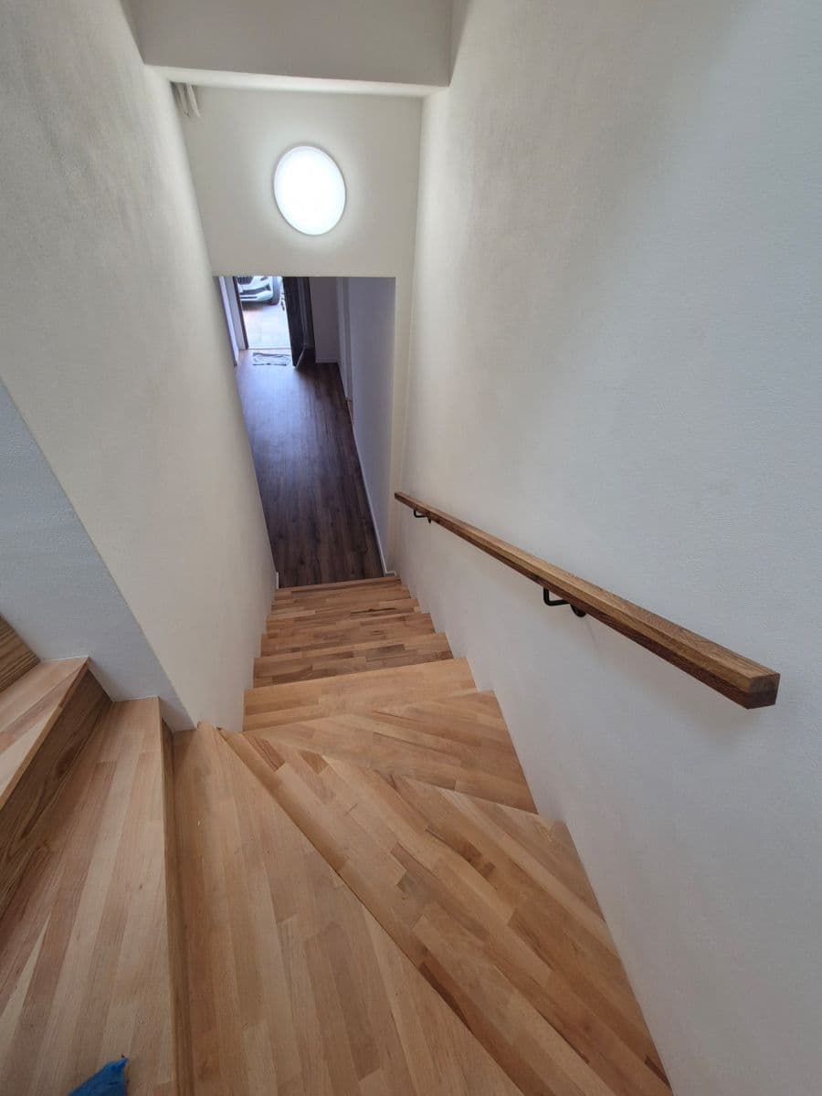 Pronájem nebytového prostoru 510 m², Náves sv. Petra a Pavla, Zlatníky-Hodkovice, Středočeský kraj Pronájem nebytového prostoru 510 m², Náves sv. Petra a Pavla, Zlatníky-Hodkovice, Středočeský kraj