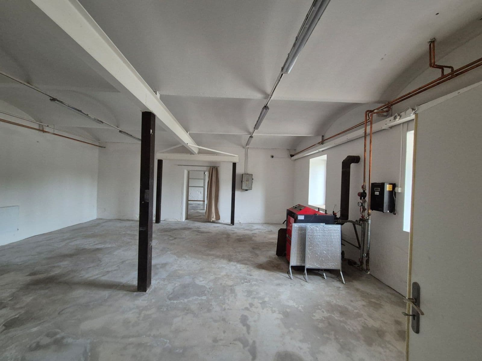 Pronájem nebytového prostoru 510 m², Náves sv. Petra a Pavla, Zlatníky-Hodkovice, Středočeský kraj Pronájem nebytového prostoru 510 m², Náves sv. Petra a Pavla, Zlatníky-Hodkovice, Středočeský kraj