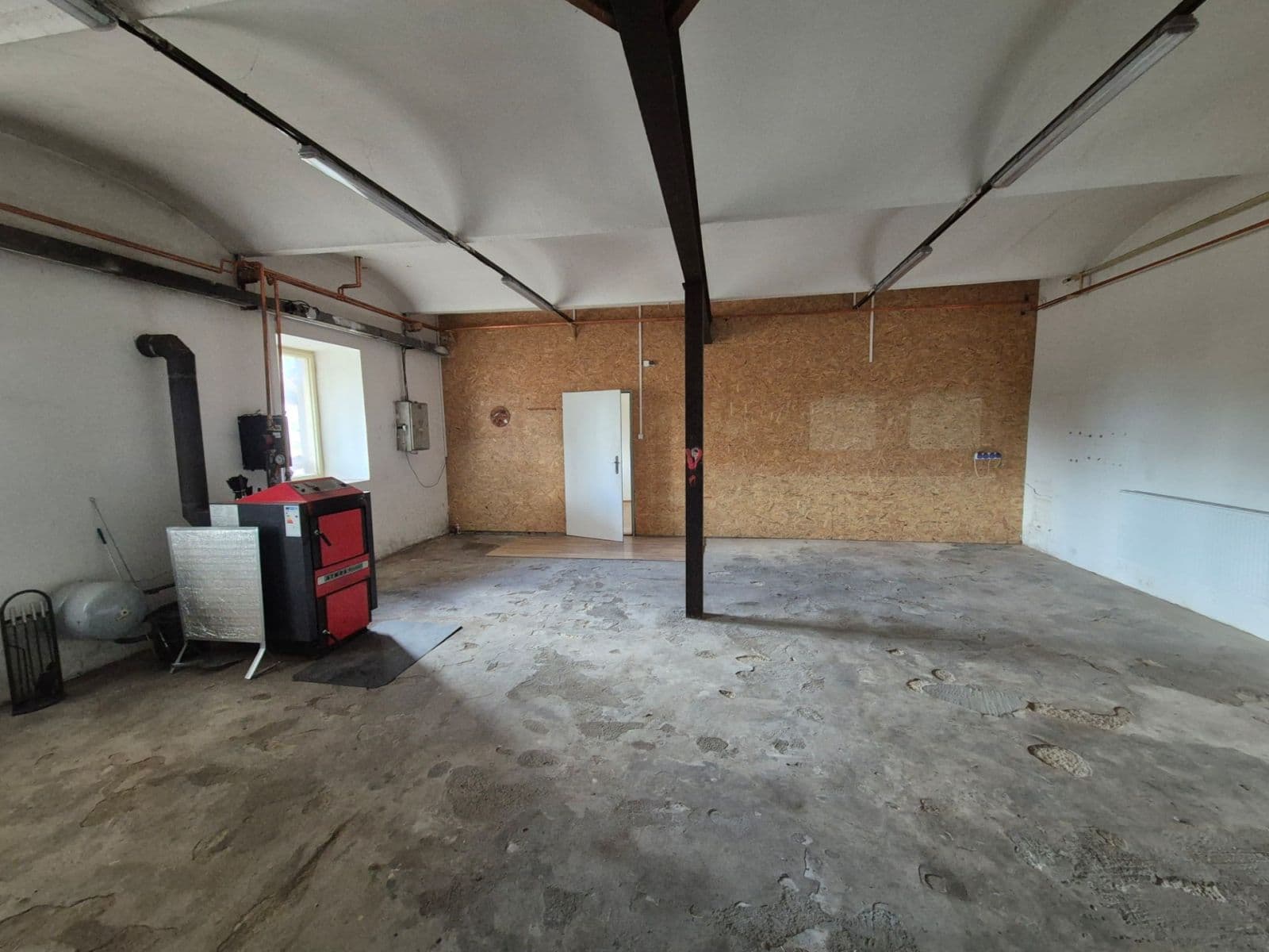 Pronájem nebytového prostoru 510 m², Náves sv. Petra a Pavla, Zlatníky-Hodkovice, Středočeský kraj Pronájem nebytového prostoru 510 m², Náves sv. Petra a Pavla, Zlatníky-Hodkovice, Středočeský kraj