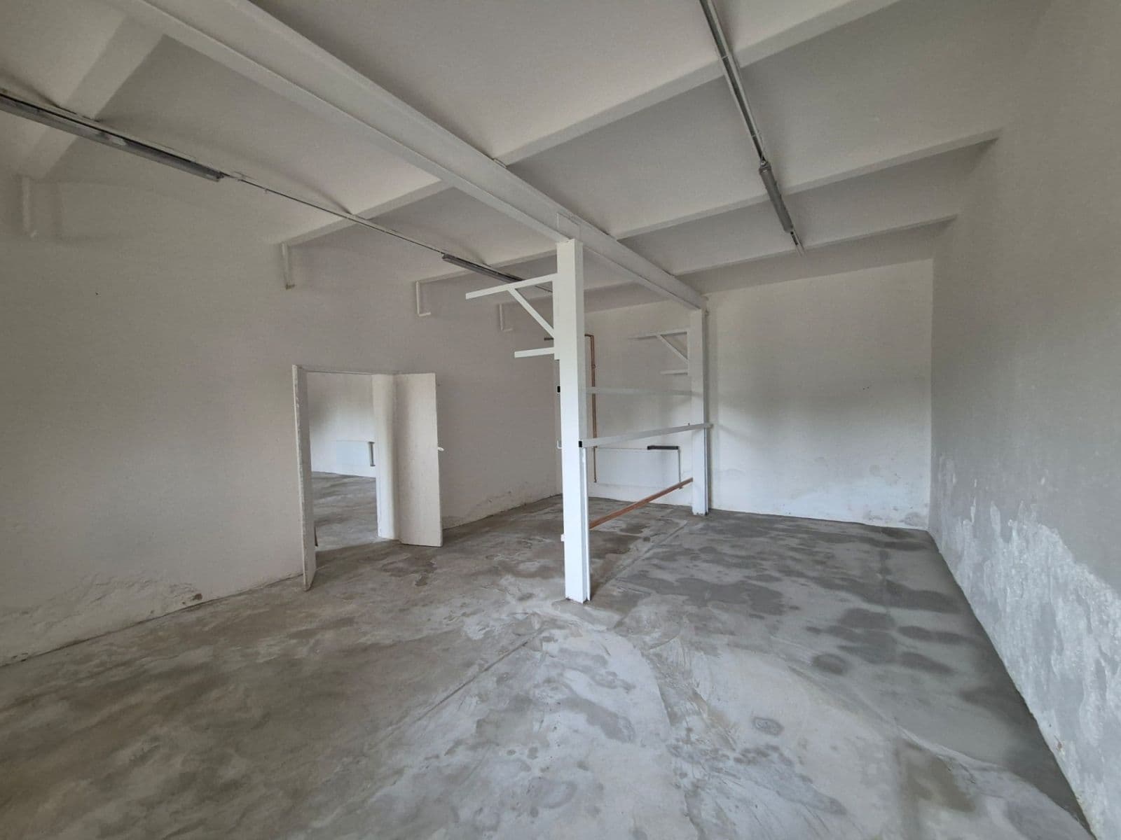 Pronájem nebytového prostoru 510 m², Náves sv. Petra a Pavla, Zlatníky-Hodkovice, Středočeský kraj Pronájem nebytového prostoru 510 m², Náves sv. Petra a Pavla, Zlatníky-Hodkovice, Středočeský kraj