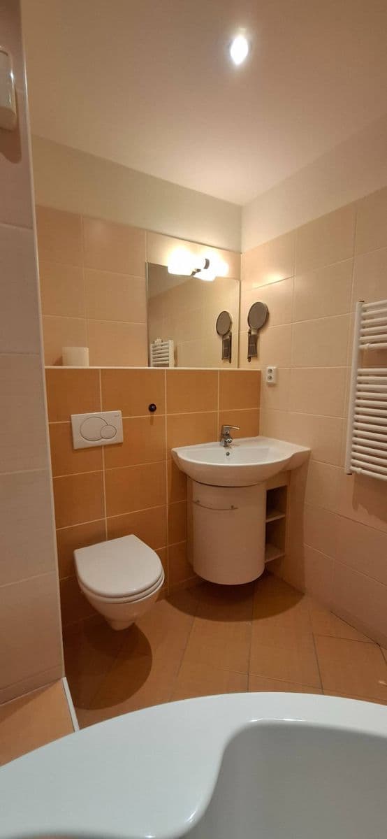 Pronájem bytu 2+kk 42 m², Bazovského, Praha, Praha Pronájem bytu 2+kk 42 m², Bazovského, Praha, Praha