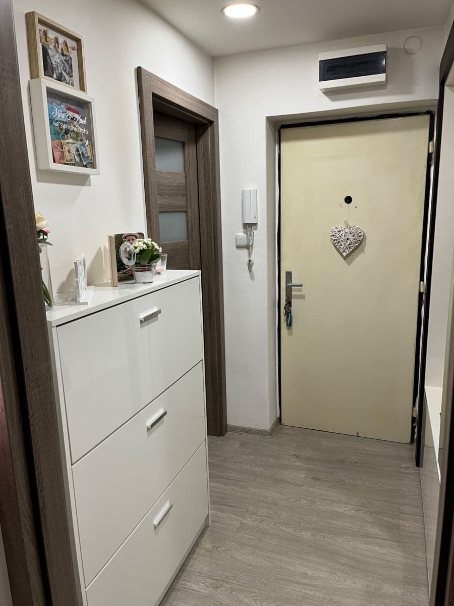 Prodej bytu 2+kk 50 m², Laurinova, Mladá Boleslav, Středočeský kraj Prodej bytu 2+kk 50 m², Laurinova, Mladá Boleslav, Středočeský kraj