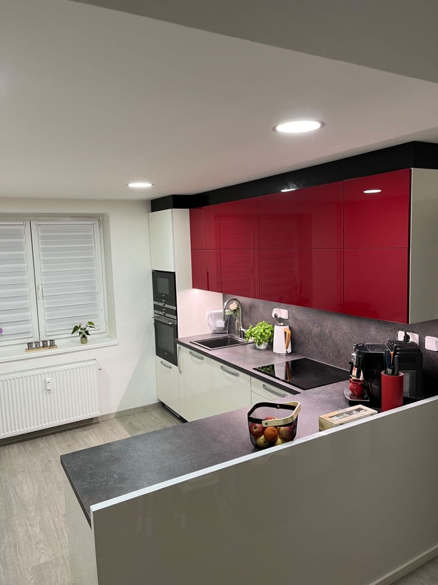 Prodej bytu 2+kk 50 m², Laurinova, Mladá Boleslav, Středočeský kraj Prodej bytu 2+kk 50 m², Laurinova, Mladá Boleslav, Středočeský kraj