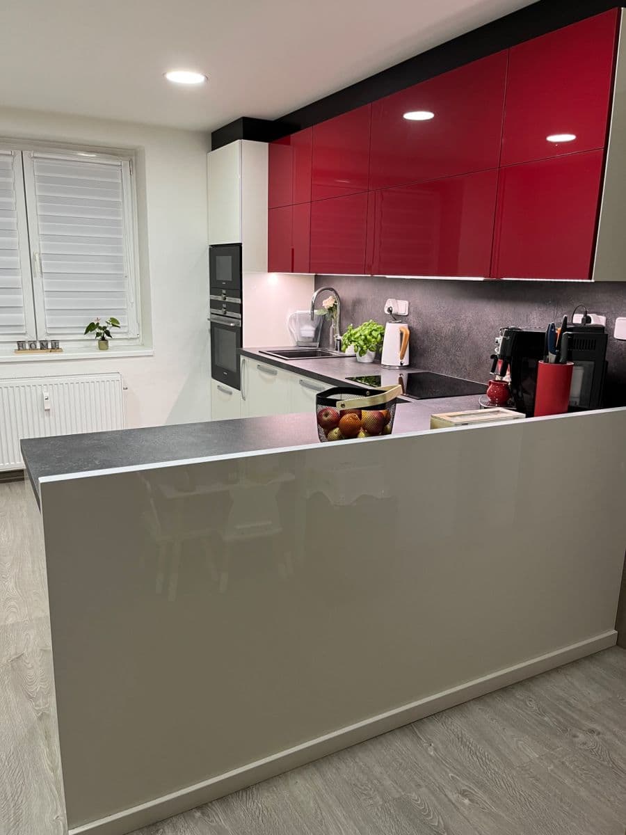 Prodej bytu 2+kk 50 m², Laurinova, Mladá Boleslav, Středočeský kraj Prodej bytu 2+kk 50 m², Laurinova, Mladá Boleslav, Středočeský kraj