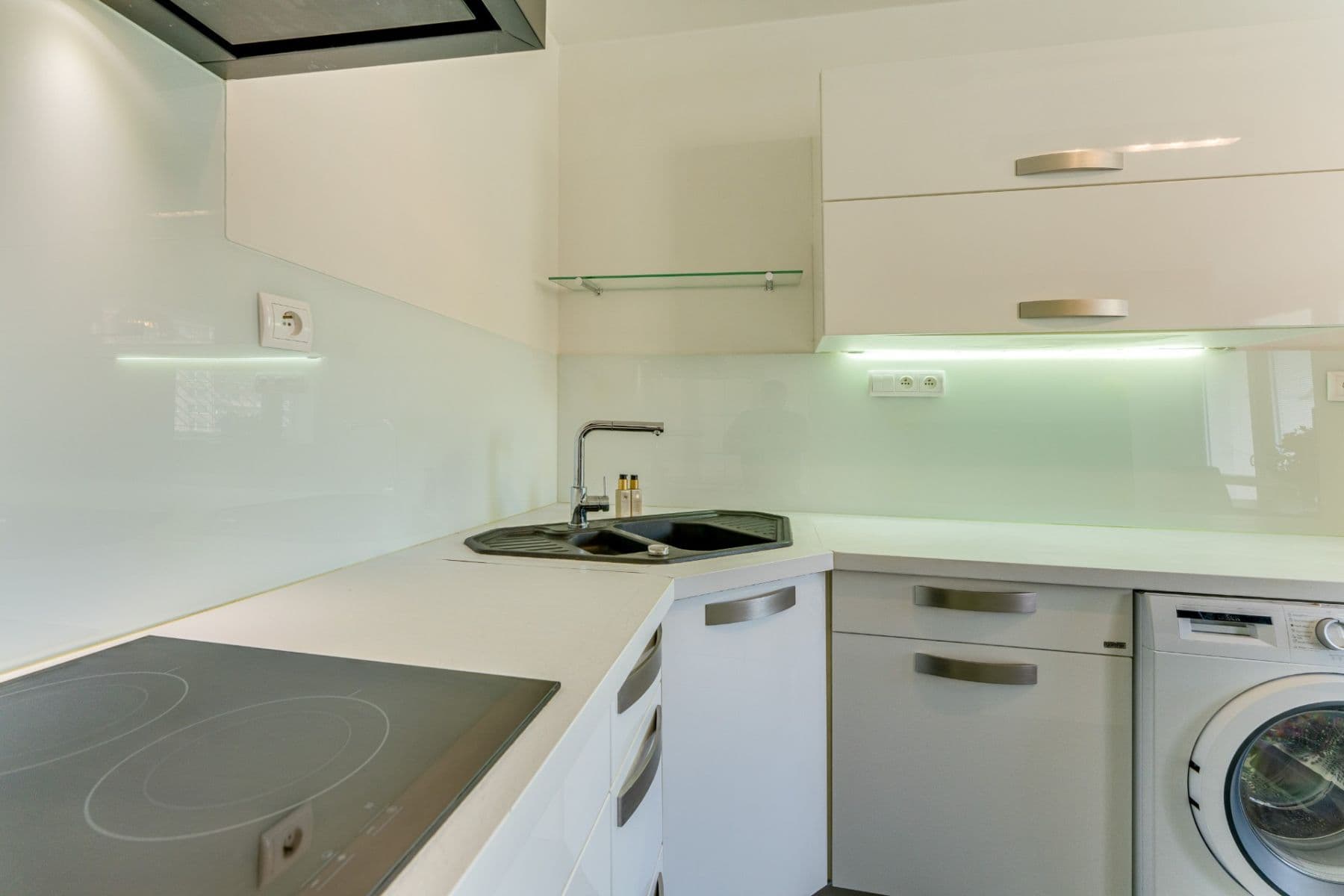 Prodej bytu 3+kk 80 m², Suchý vršek, Praha, Praha Prodej bytu 3+kk 80 m², Suchý vršek, Praha, Praha