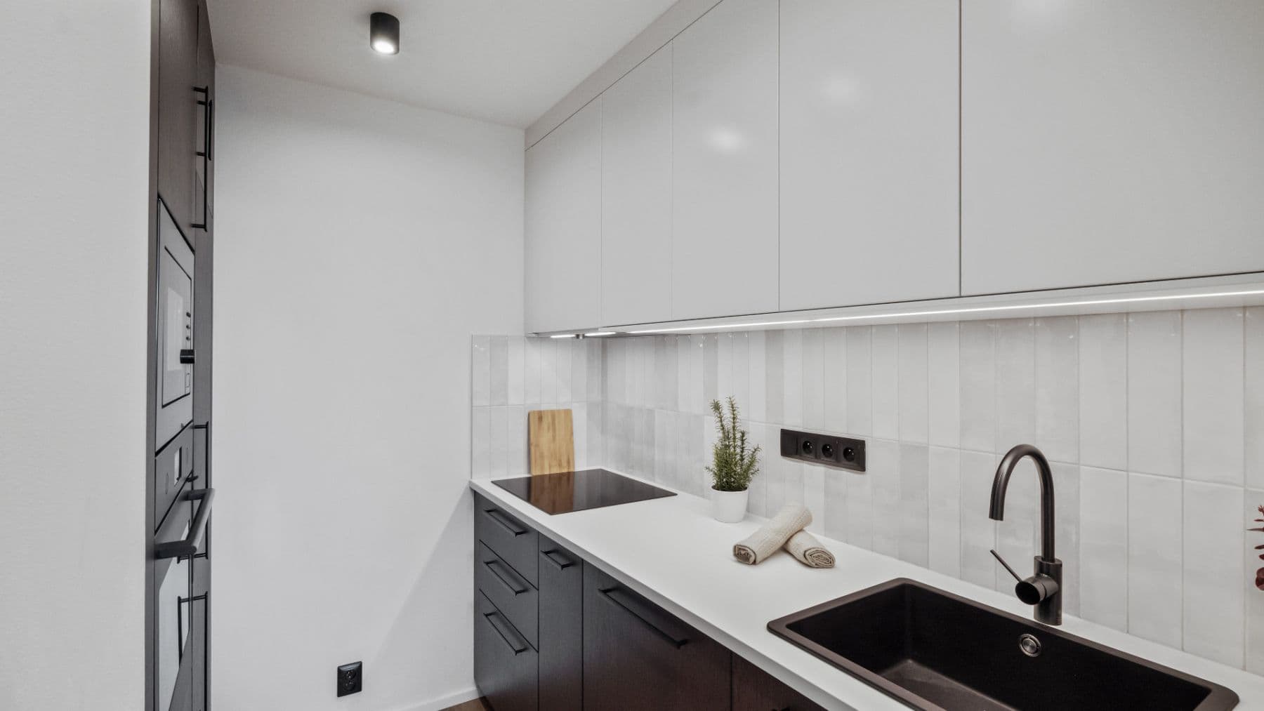 Prodej bytu 2+kk 43 m², Zimova, Praha, Praha Prodej bytu 2+kk 43 m², Zimova, Praha, Praha