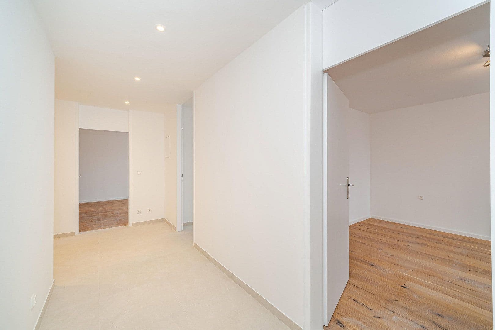 Prodej bytu 3+1 78 m², Tizianstr. 48, Neubiberg, Bavorsko Prodej bytu 3+1 78 m², Tizianstr. 48, Neubiberg, Bavorsko