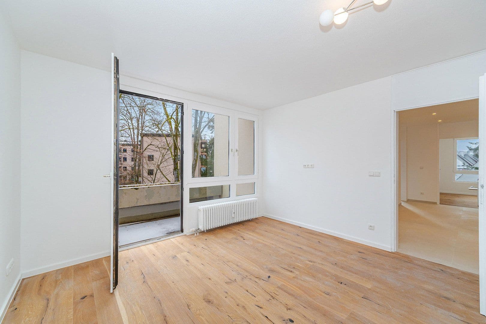 Prodej bytu 3+1 78 m², Tizianstr. 48, Neubiberg, Bavorsko Prodej bytu 3+1 78 m², Tizianstr. 48, Neubiberg, Bavorsko