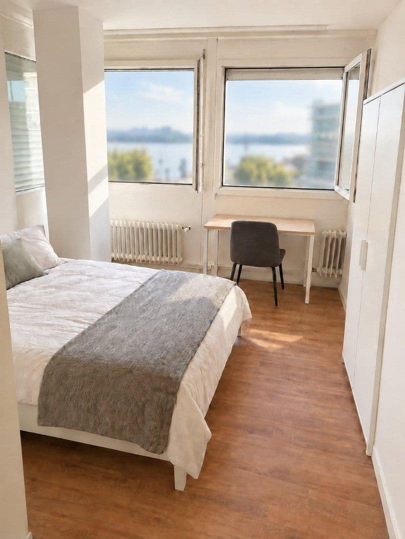 Pronájem bytu 6+1 123 m², Karlstr. 59, Friedrichshafen, Bádensko-Württembersko Pronájem bytu 6+1 123 m², Karlstr. 59, Friedrichshafen, Bádensko-Württembersko